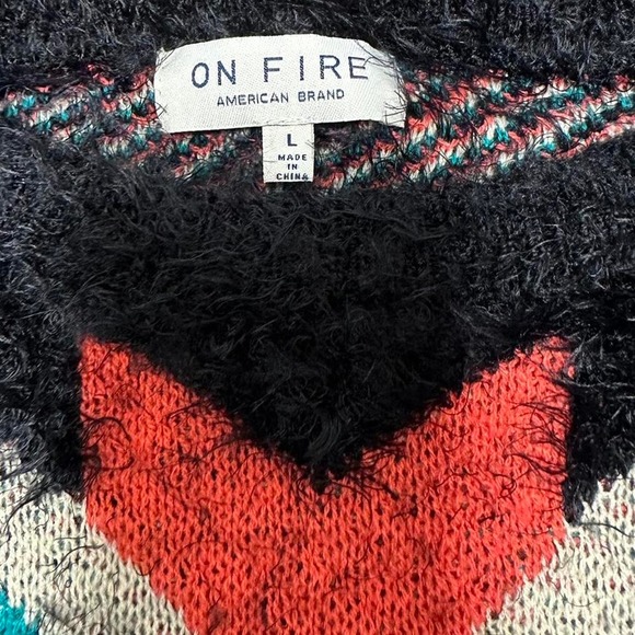 On Fire Aztec Tribal Boho Indie Soft Fuzzy Eyelash Pullover Sweater Size L - Picture 3 of 5